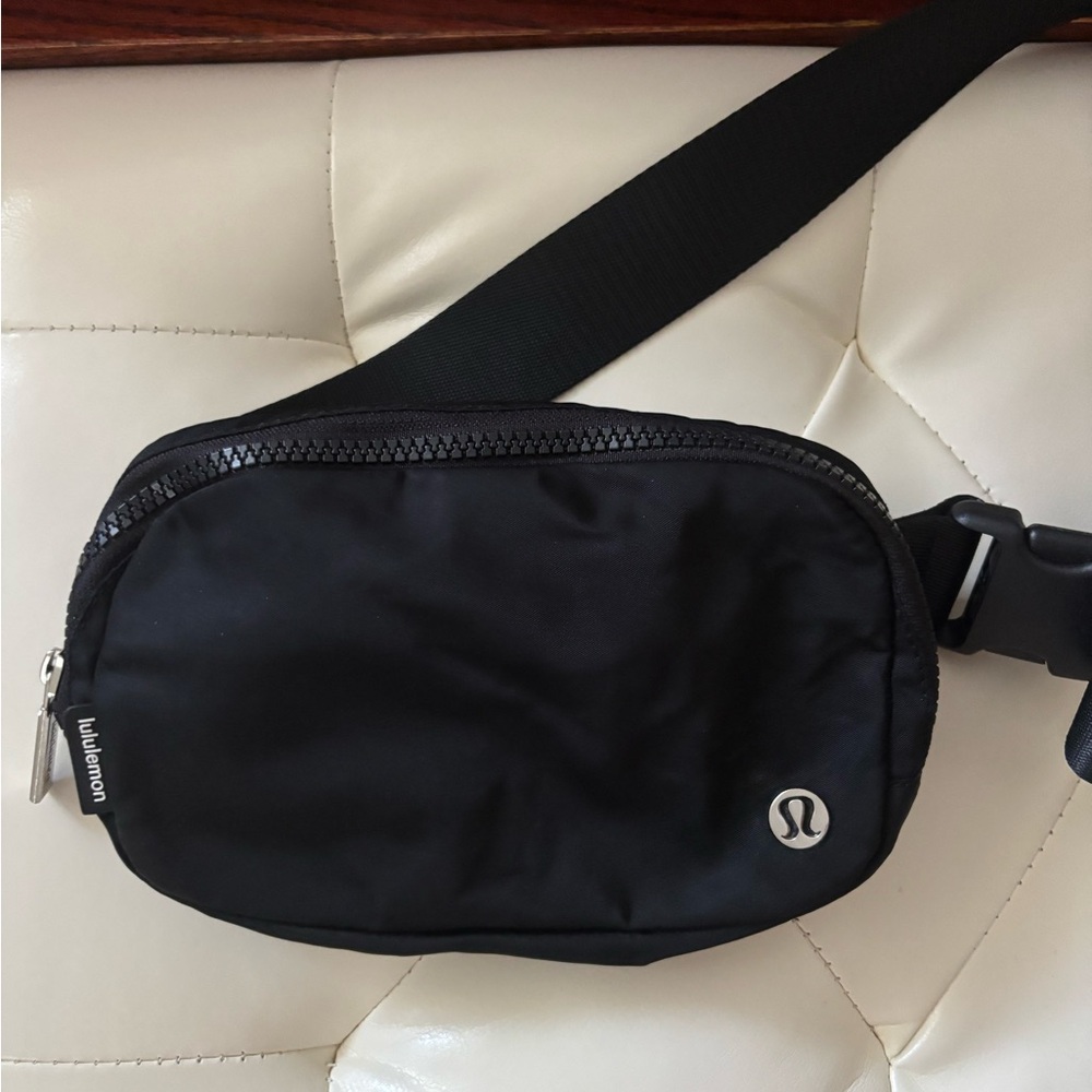 Lululemon belt bag